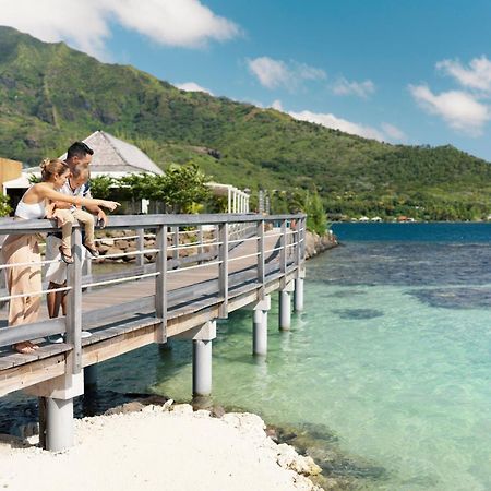 Cook'S Bay Hotel & Suites Paopao 外观 照片